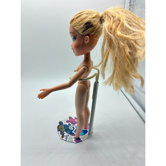 Bratz Cloe Doll Nude Blonde Hair Blue Eyes No Clothes Loose - Picture 3 of 3